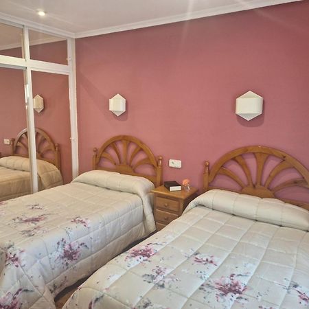 Hostal Pachin مييريس المظهر الخارجي الصورة