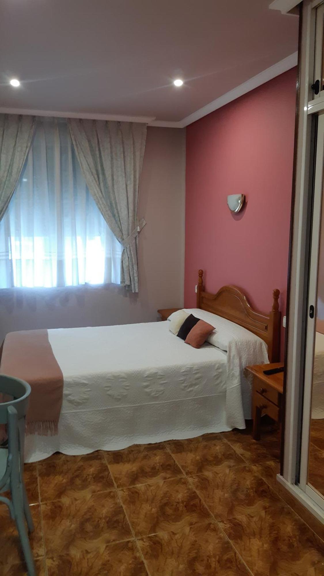 Hostal Pachin مييريس المظهر الخارجي الصورة