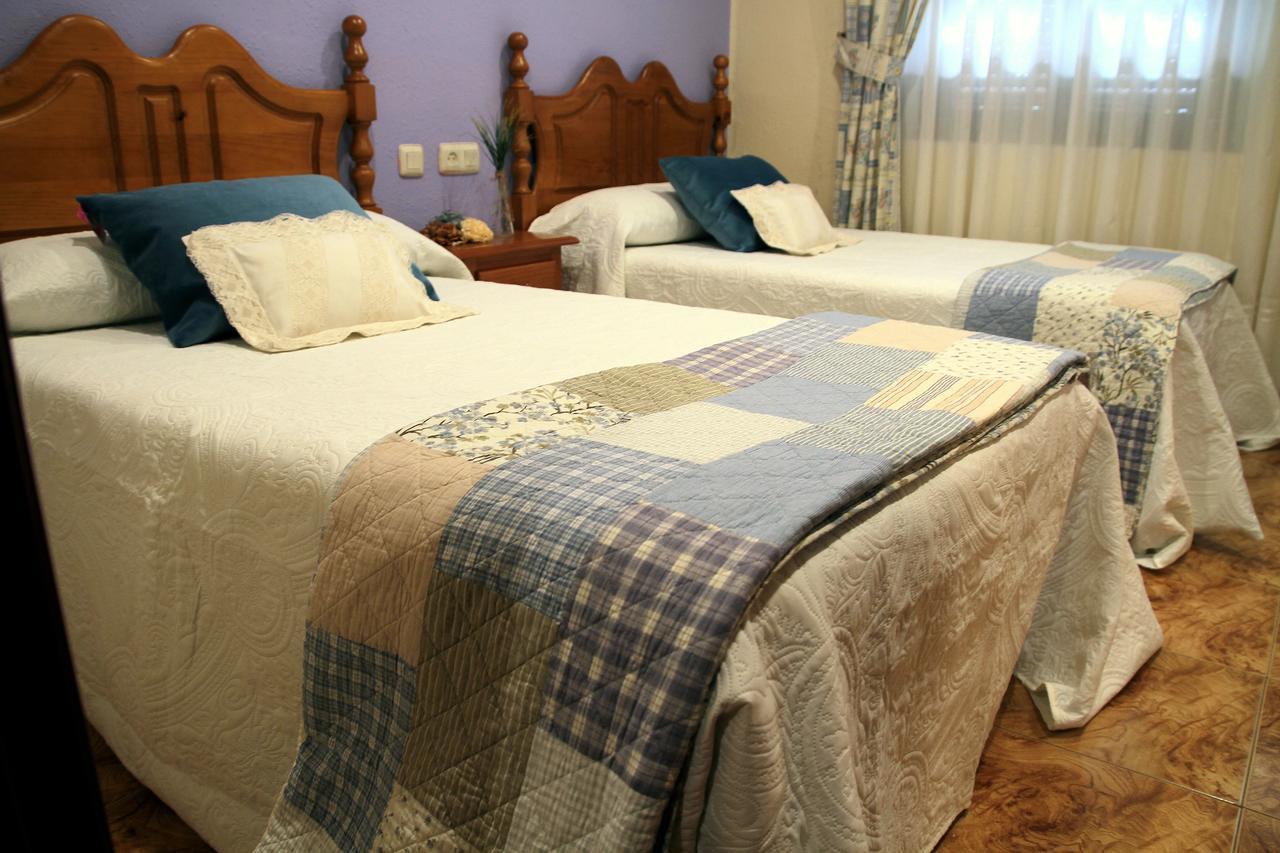 Hostal Pachin مييريس المظهر الخارجي الصورة
